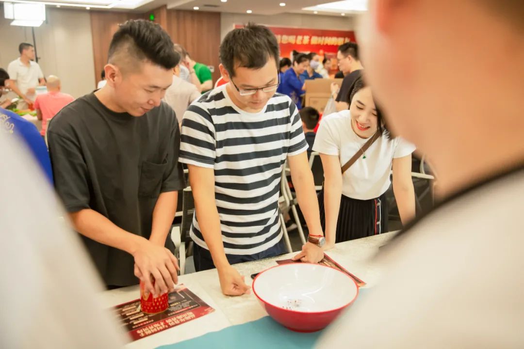 做时间的朋友，华祥苑老茶品鉴会圆满成功！