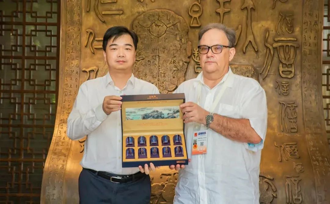 以茶为媒，华祥苑与俄罗斯贵宾再续前缘