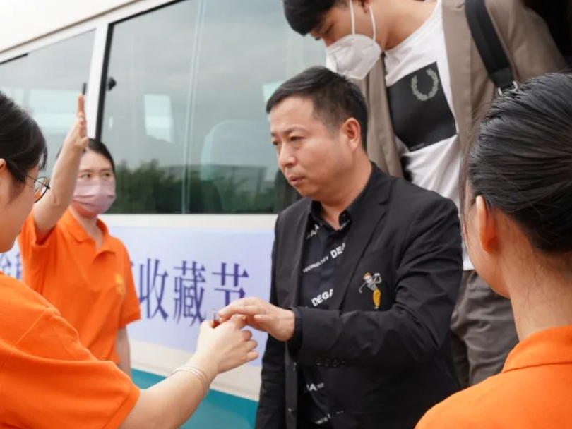 品茗论道，以茶会友